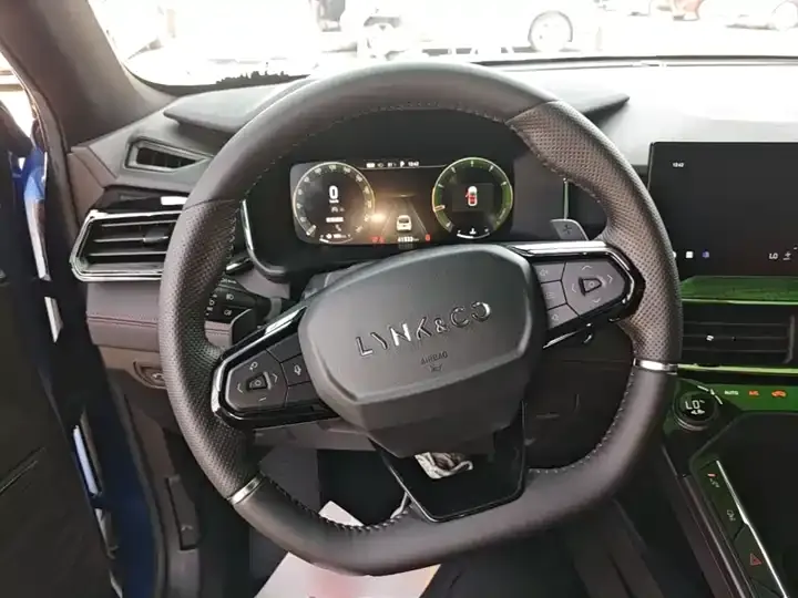 LYNK&amp;CO 06 2020 1.5T Pro 11