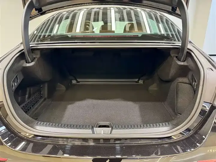 Mercedes Benz E-Class 2025 to E 300 L Fashion 11