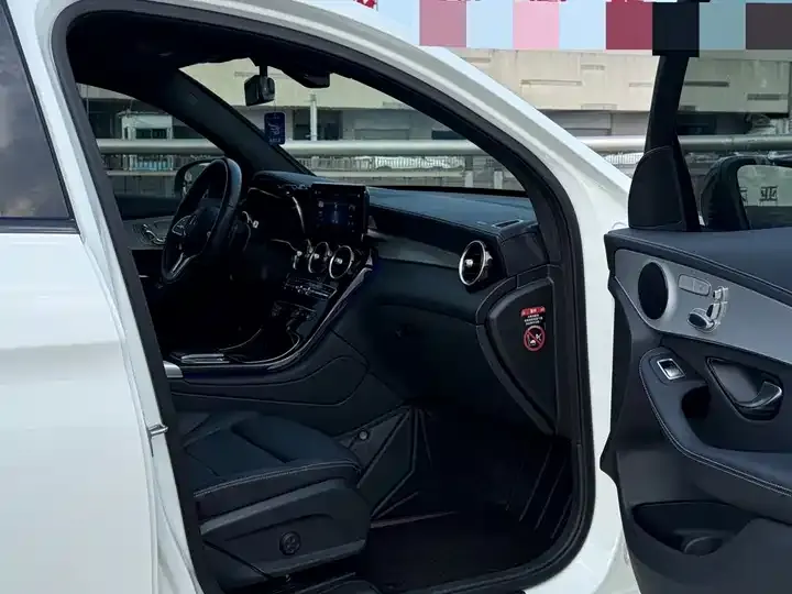 Mercedes Benz GLC Coupe 2021 GLC 260 4MATIC Coupe SUV 8