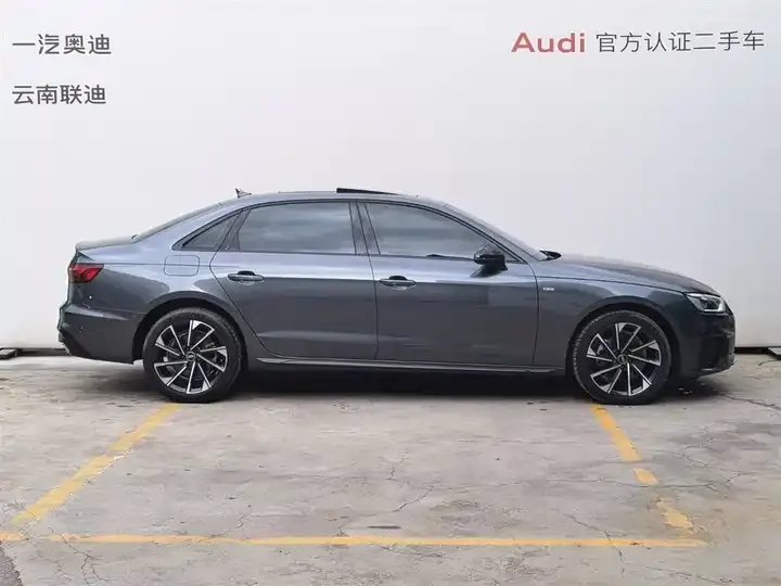Audi A4L 2023 40 TFSI Deluxe Dynamic 4