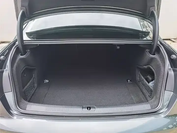 Audi A4L 2023 40 TFSI Deluxe Dynamic 7