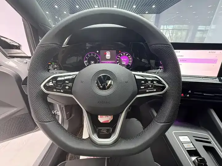 Golf 2023 facelift 280TSI DSG R-Line Lite 10