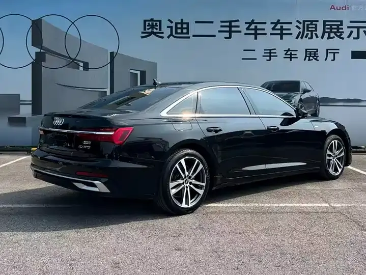 Audi A6L 2023 40 TFSI Deluxe Dynamic 3