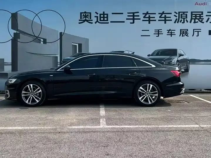 Audi A6L 2023 40 TFSI Deluxe Dynamic 4