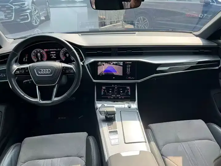 Audi A6L 2023 40 TFSI Deluxe Dynamic 7