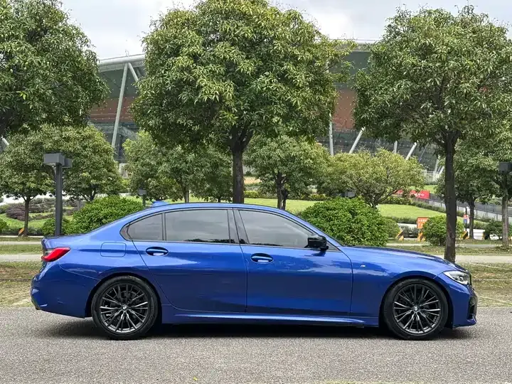 BMW 3 Series 2021 325Li M Sports Night Suit 4
