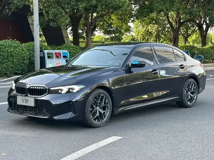 BMW 3 Series 2026 330Li M Sports Obsidian Night Suit - View 1