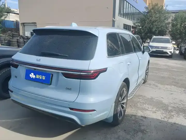 Li ONE 2020 extended 6-seat version 3