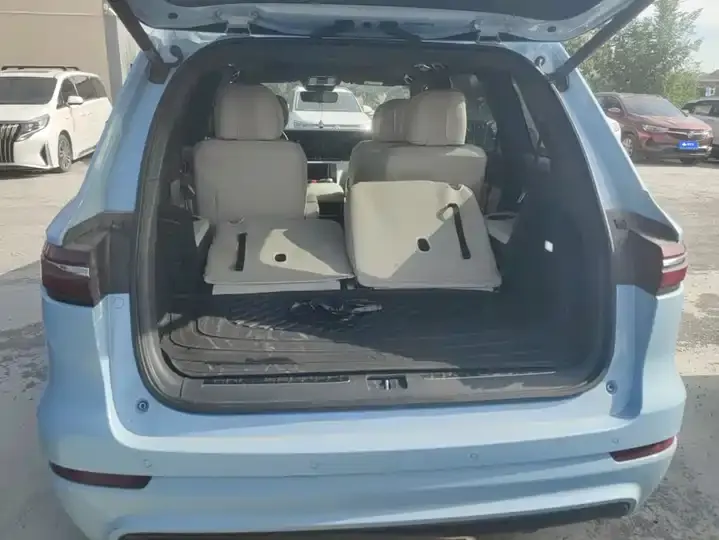 Li ONE 2020 extended 6-seat version 4