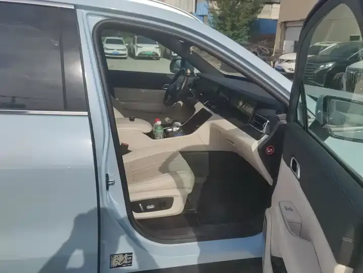 Li ONE 2020 extended 6-seat version 8
