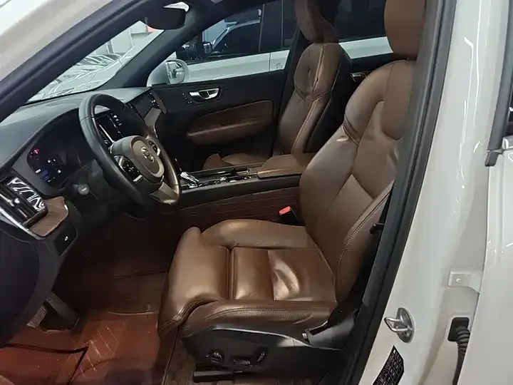 Volvo XC60 2024 B5 4WD Zhiyuan Deluxe Edition 11