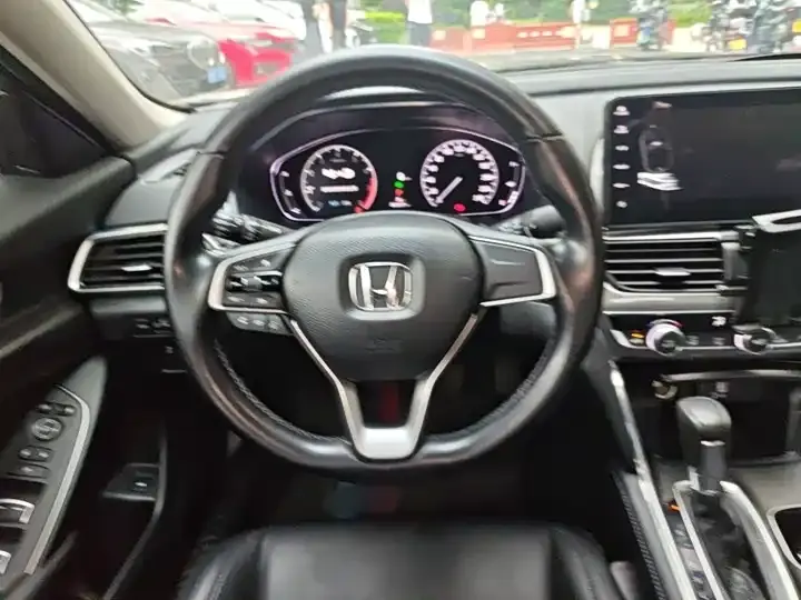 Accord 2022 260TURBO Luxury Edition 3