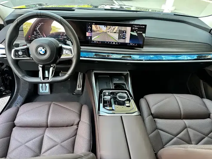 BMW 7 Series 2023 740Li Leading M Sports Suit 12