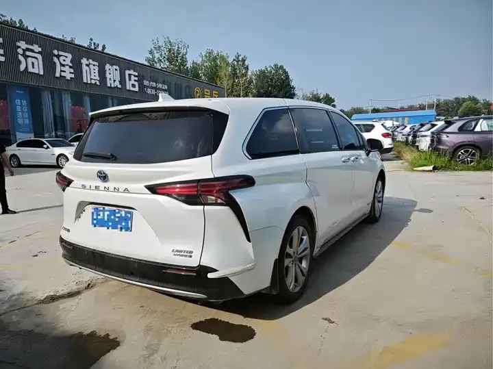 Sana SIENNA 2023 2.5L Hybrid Premium Edition 8