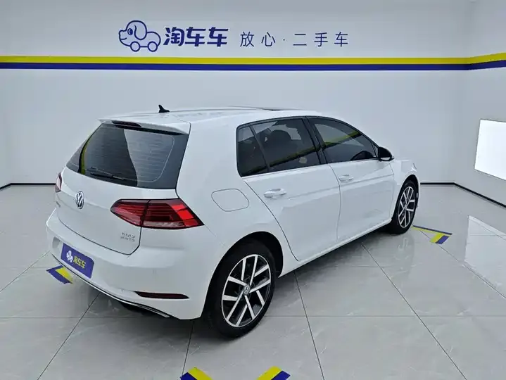 Golf 2020 Beloved Edition 200TSI DSG Comfort Enterprising Edition 3
