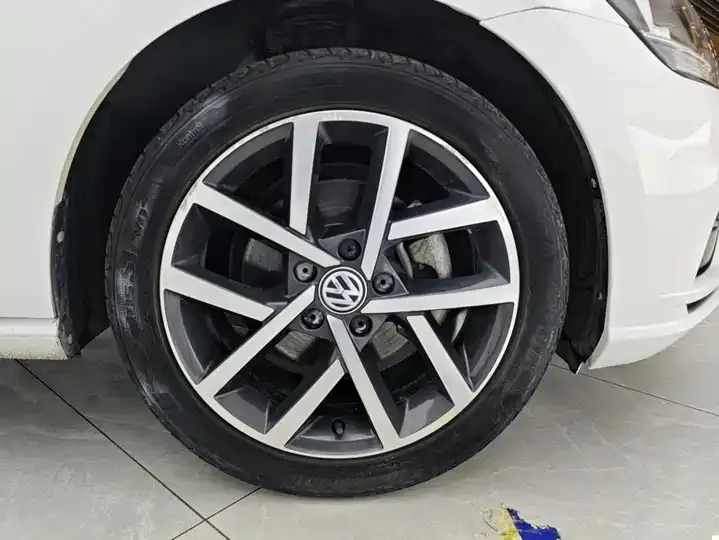 Golf 2020 Beloved Edition 200TSI DSG Comfort Enterprising Edition 6