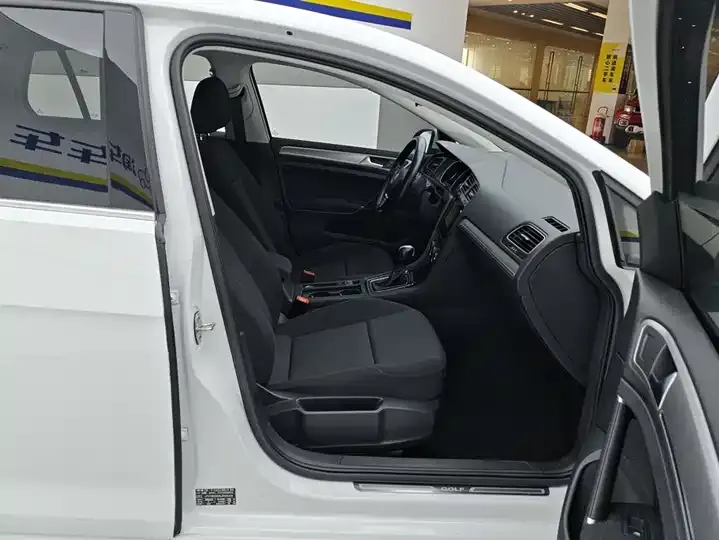 Golf 2020 Beloved Edition 200TSI DSG Comfort Enterprising Edition 8