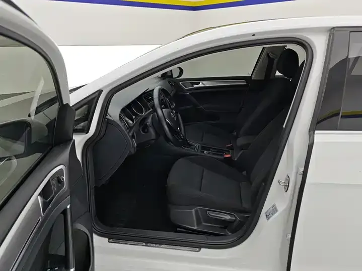 Golf 2020 Beloved Edition 200TSI DSG Comfort Enterprising Edition 9