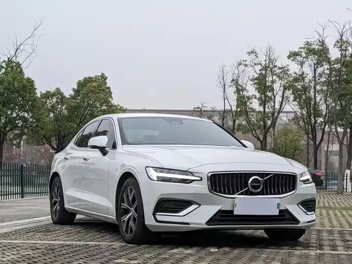 Volvo S60 2022 B4 Zhiyi Deluxe Edition 3