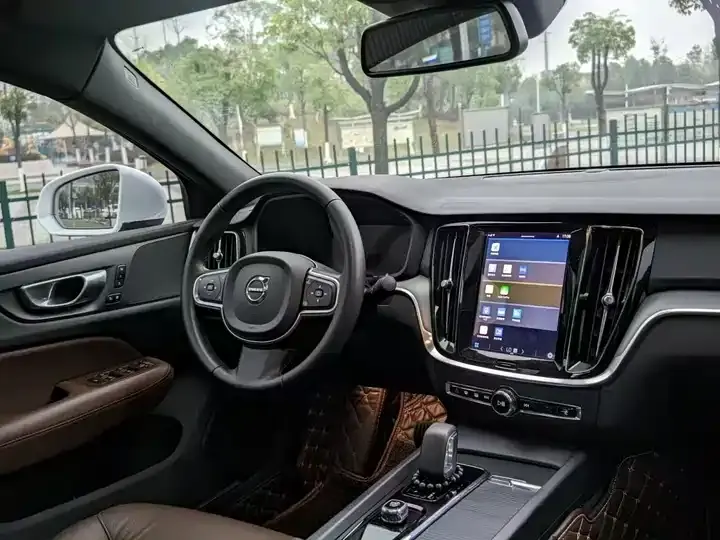 Volvo S60 2022 B4 Zhiyi Deluxe Edition 4