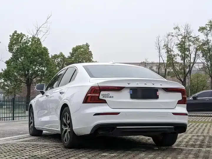 Volvo S60 2022 B4 Zhiyi Deluxe Edition 7