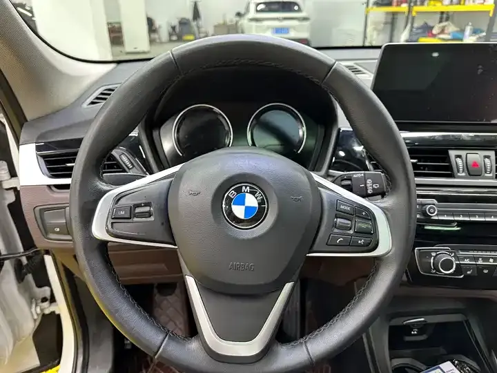 BMW X1 2022 sDrive20Li fashion 9