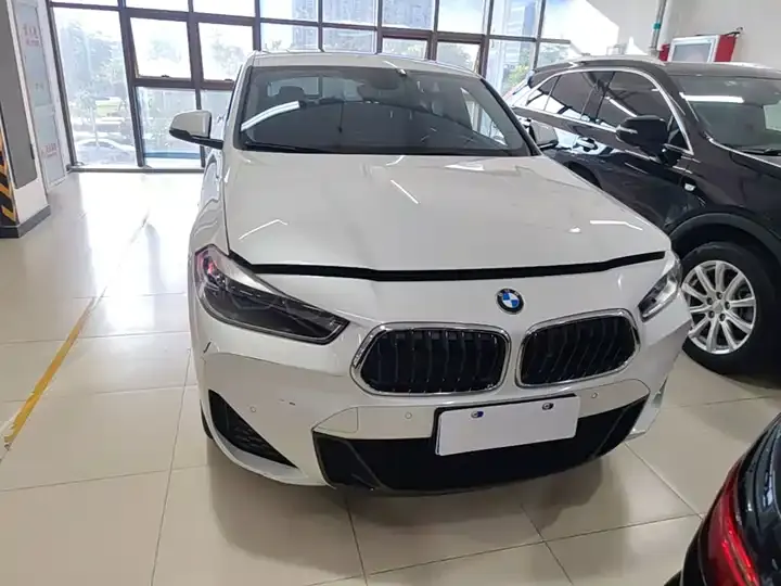 BMW X2 2022 sDrive25i M sports suit 3
