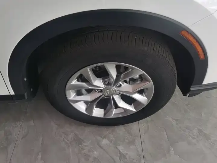 Honda CR-V 2023 240TURBO Two-Drive Front Edition 5 6