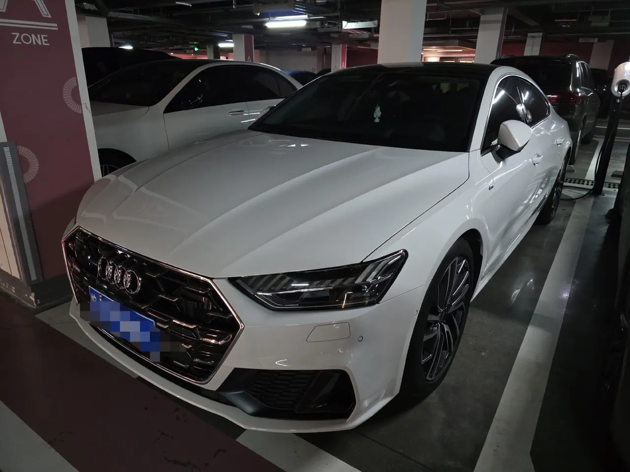 打开图片灯箱:Audi A7 (Imported) 2024 A7 Sportback 2.0TFSI 45TFSI Automatic Gear Selection