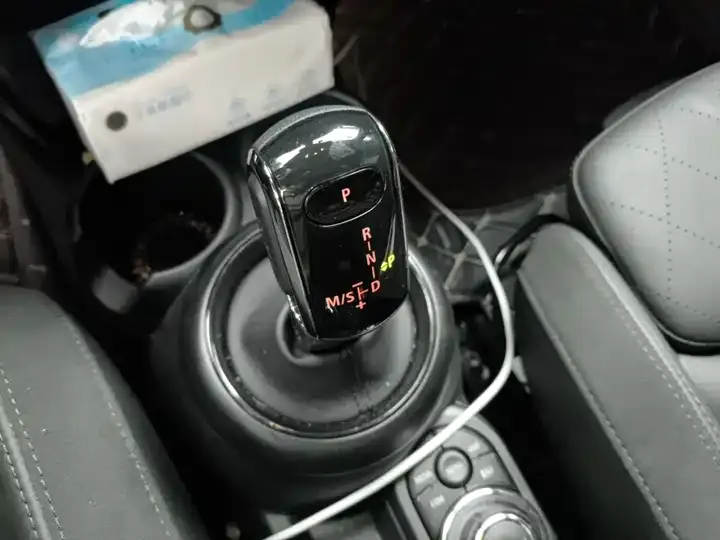 MINI 2023 model change 2.0T COOPER S artist five-door version 10