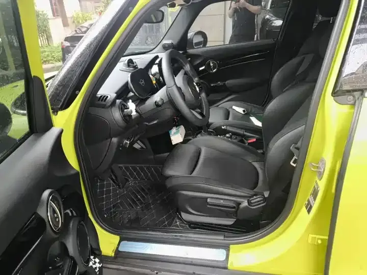 MINI 2023 model change 2.0T COOPER S artist five-door version 11