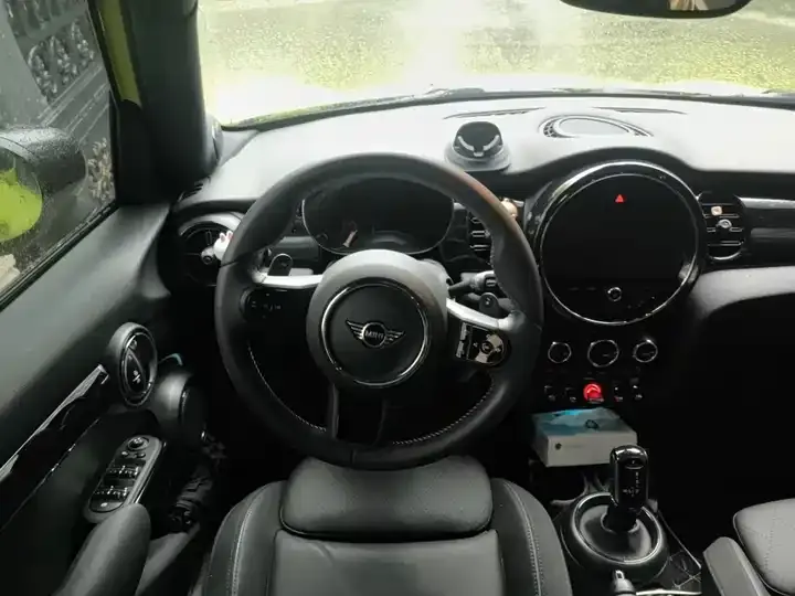 MINI 2023 model change 2.0T COOPER S artist five-door version 6