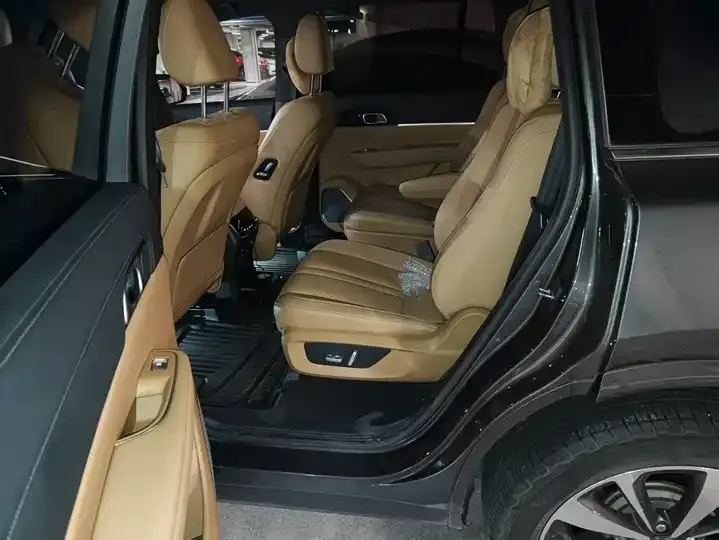 Li ONE 2020 extended 6-seat version 10