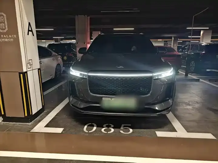 Li ONE 2020 extended 6-seat version 2