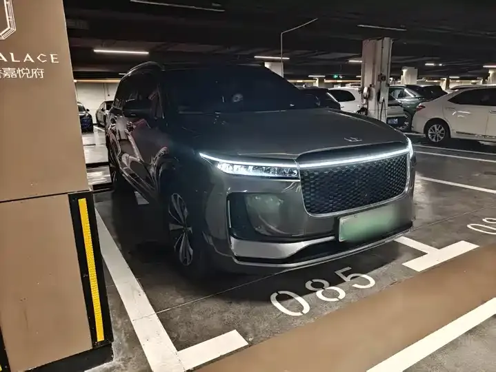 Li ONE 2020 extended 6-seat version 3