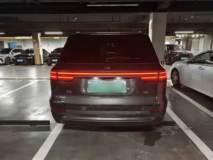 Li ONE 2020 extended 6-seat version 8