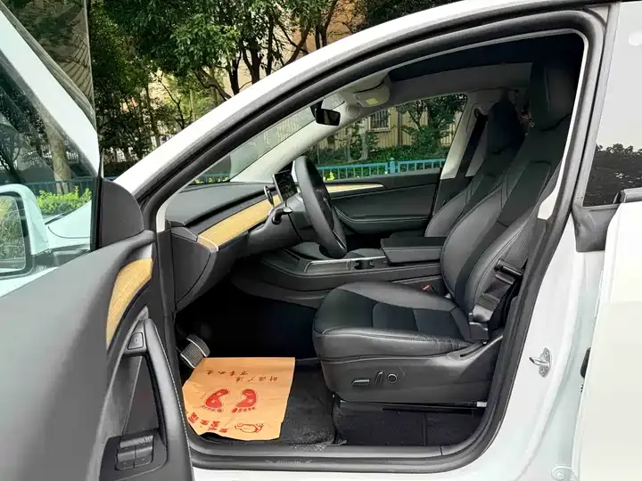 2022 Model Y Refreshed Rear-Wheel-Drive Version 7