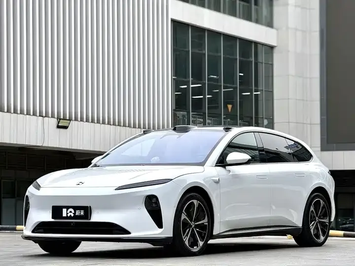 Открыть галерею: NIO ET5T 2023 75kWh Touring
