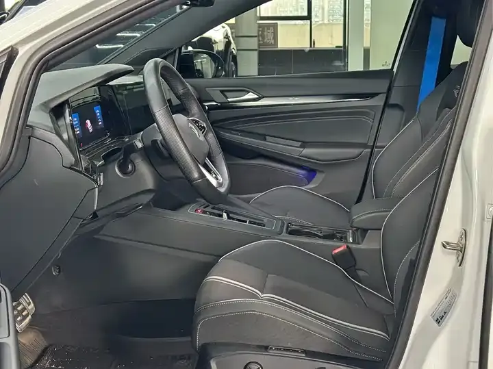 Golf 2023 facelift 280TSI DSG R-Line 4