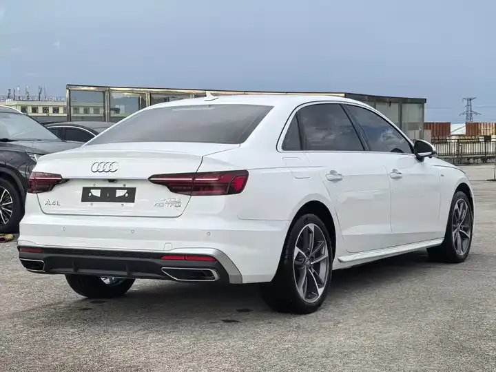 Audi A4L 2020 model 40 TFSI Luxury Dynamic Edition 4