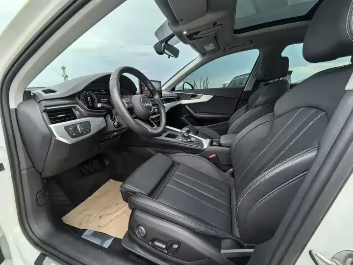 Audi A4L 2020 model 40 TFSI Luxury Dynamic Edition 7