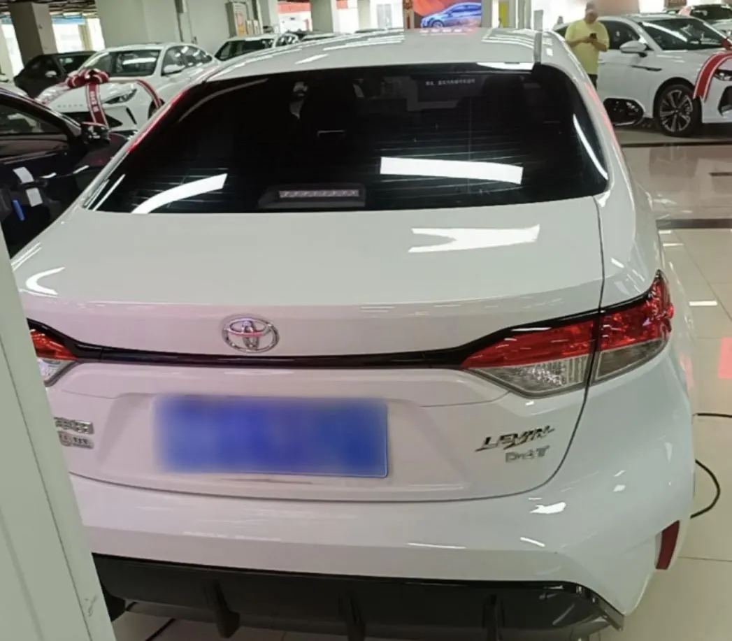 Toyota 2024 Lei Ling 1.2T Stepless 185T Sports Edition Automatic Gear 2