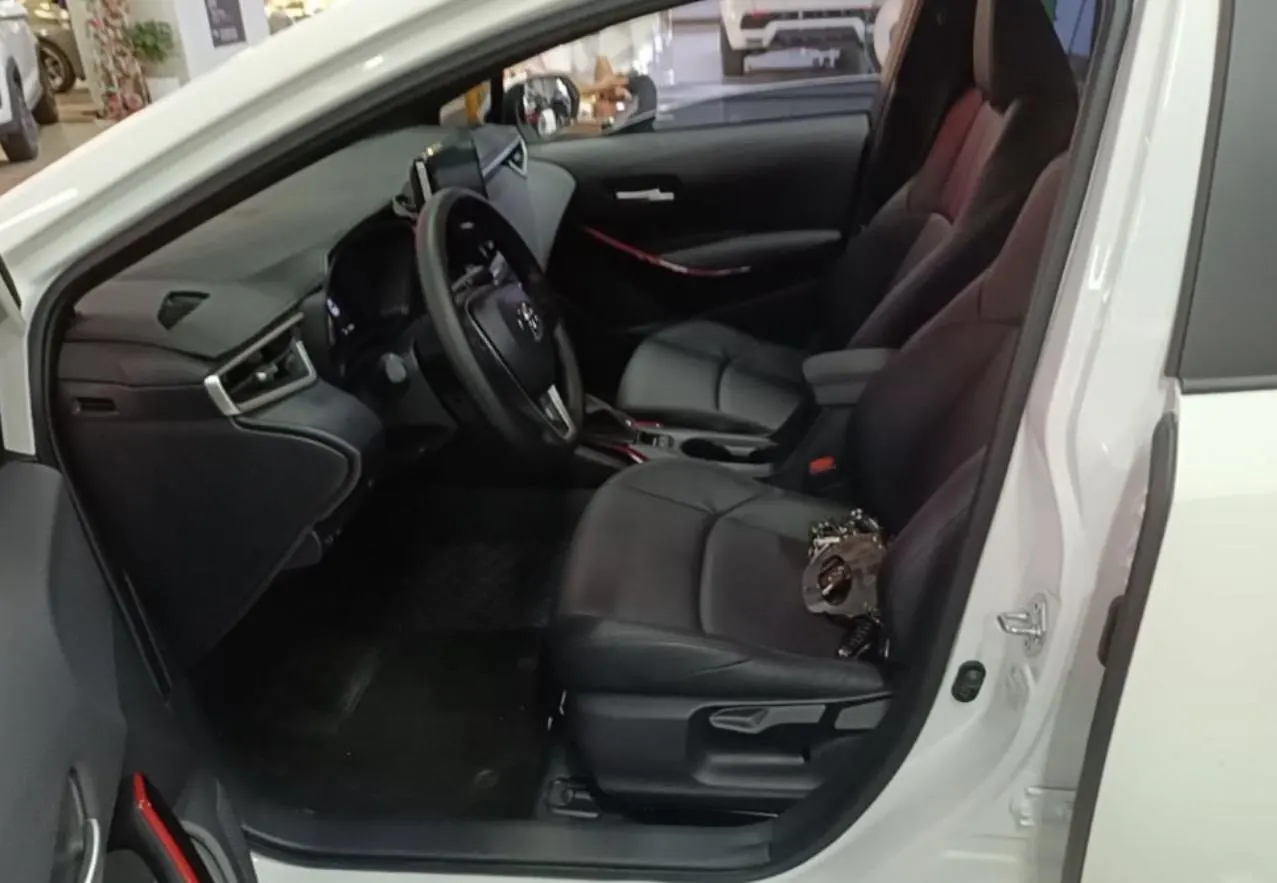 Toyota 2024 Lei Ling 1.2T Stepless 185T Sports Edition Automatic Gear 4