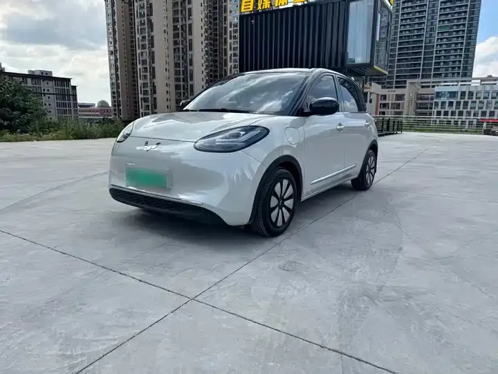 Открыть галерею: WuLing Plantronics 2024 410km LingBox Premium