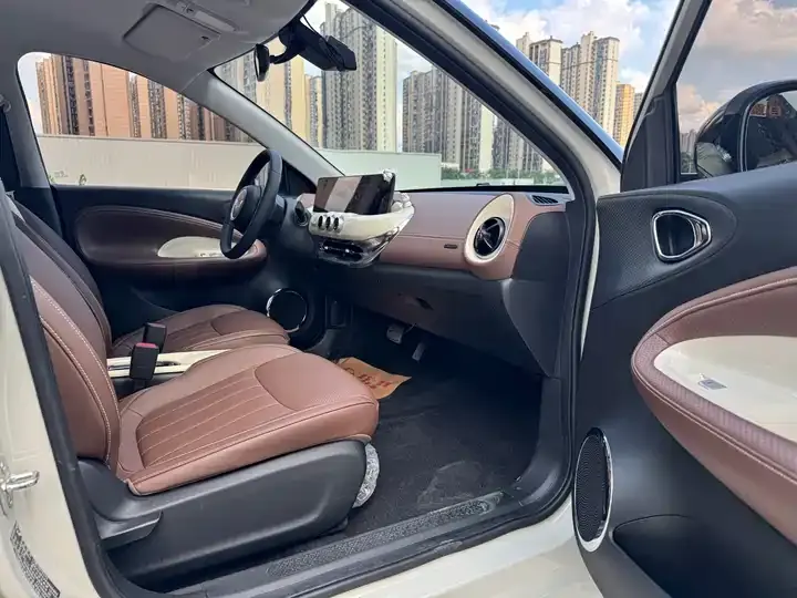 WuLing Plantronics 2024 410km LingBox Premium 11