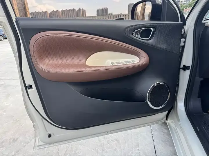 WuLing Plantronics 2024 410km LingBox Premium 12
