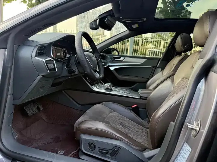 Audi A7L 2022 45 TFSI quattro S-line Knight 4