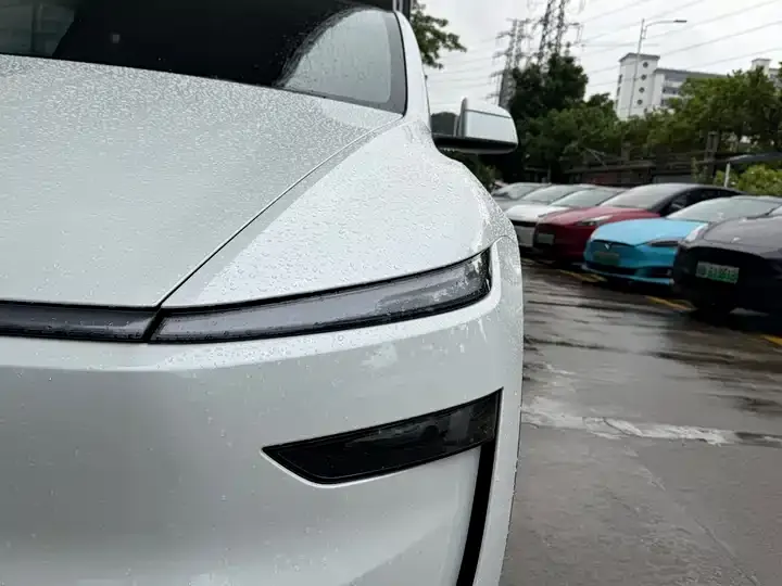 2025 Model Y Rear-Wheel-Drive Version 7