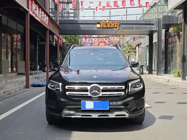 Mercedes Benz GLB 2022 model change GLB 200 fashion model 3