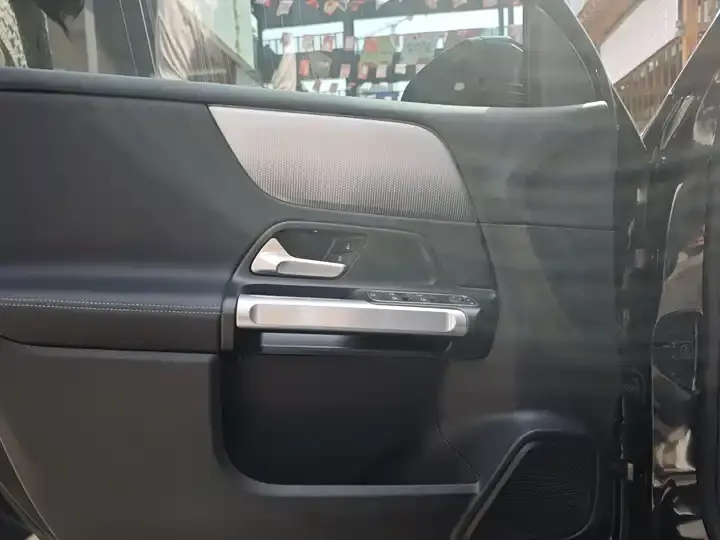 Mercedes Benz GLB 2022 model change GLB 200 fashion model 9